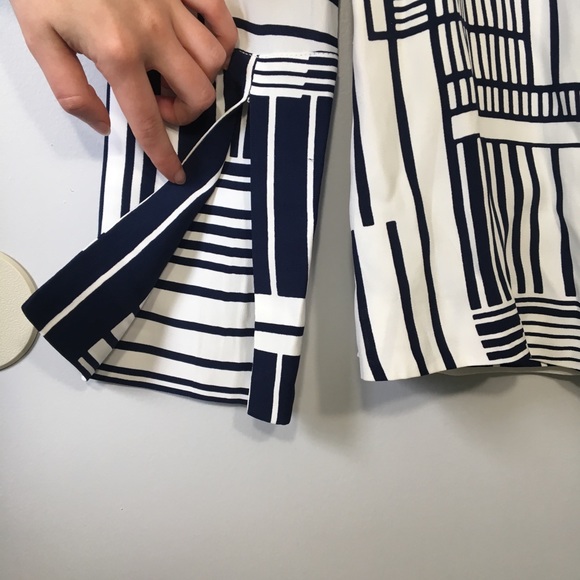 C/Meo Collective V Neck Wrap Grid Print Top - Picture 4 of 8